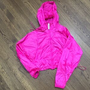 Vibrant Pink Hooded Windbreaker - Alo Yoga